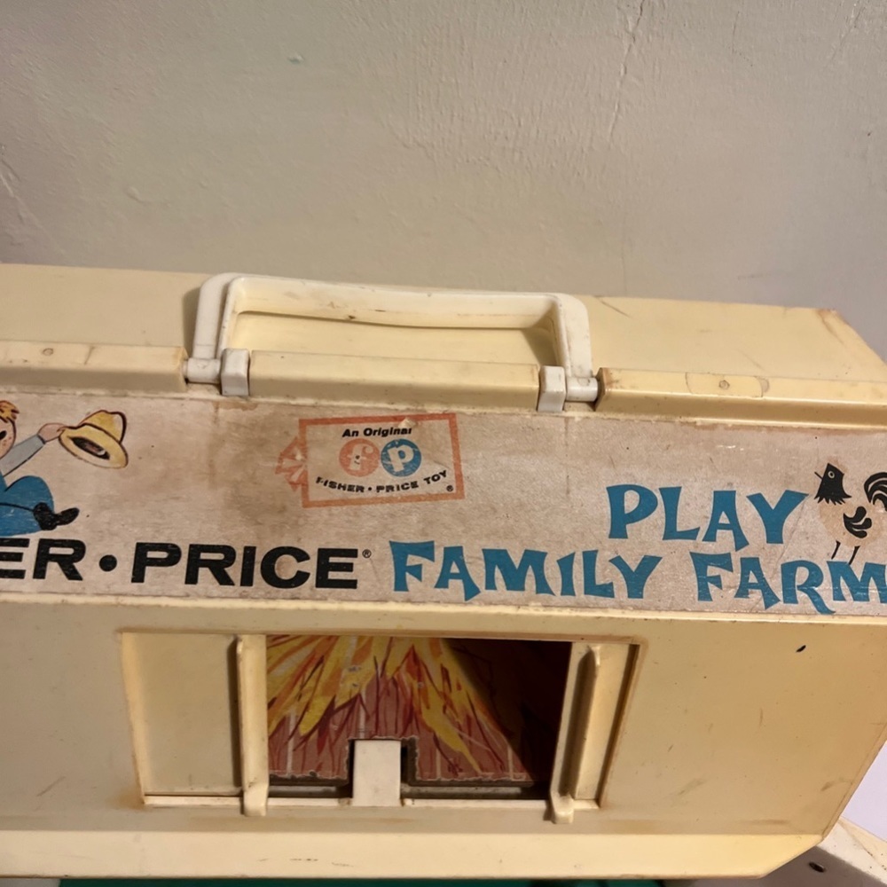 Vintage Fisher Price Little People #915 Family Play Barn Farm Little People - Picture 4 of 9